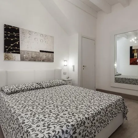 White-suite Di Charme Nel Centro Storico. Cagliari